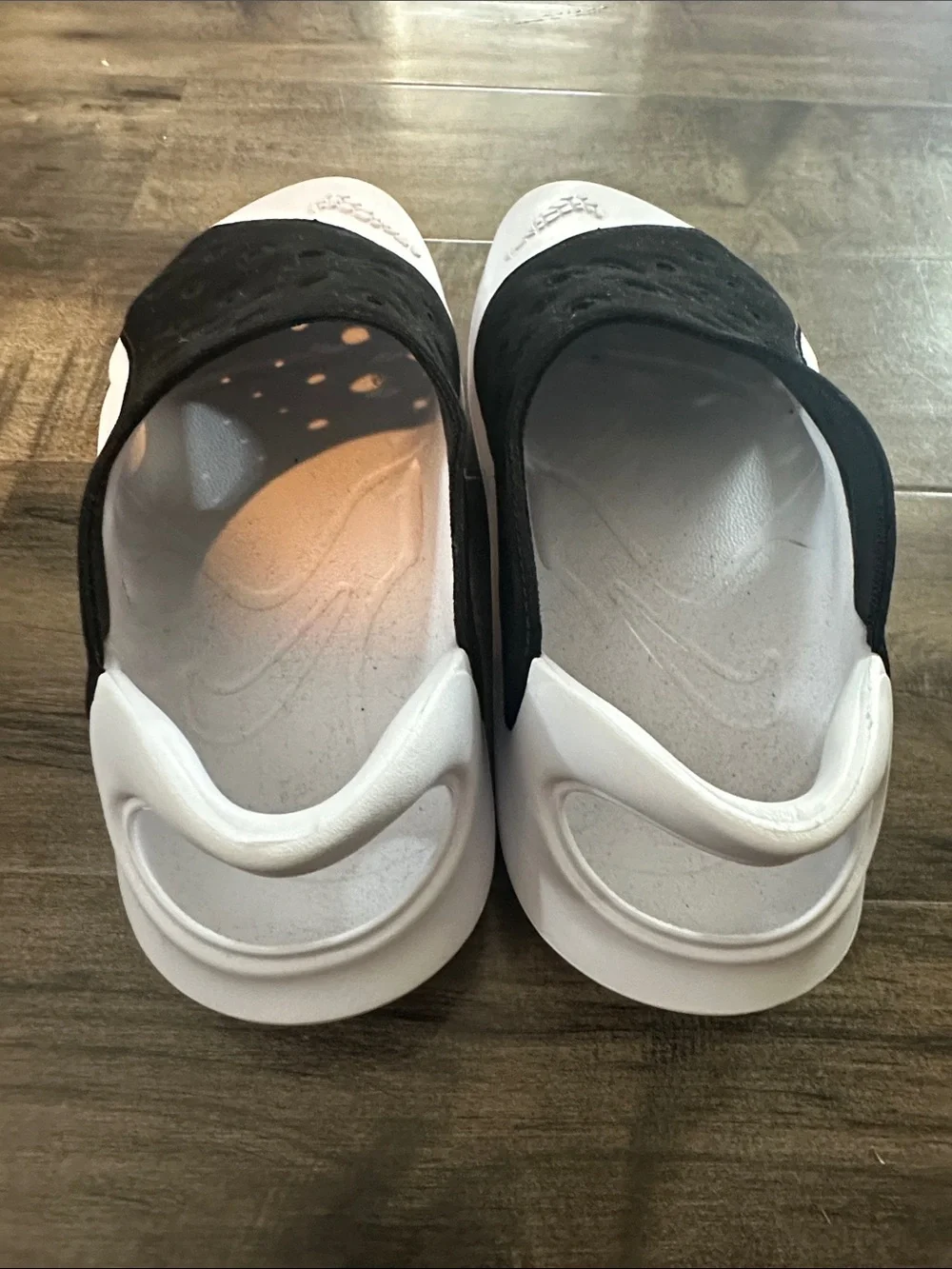 Nike Aqua Swoosh, sandal, size 6